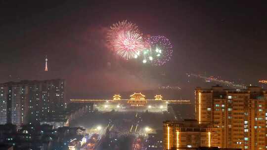 航拍城市新年大型烟花焰火表演