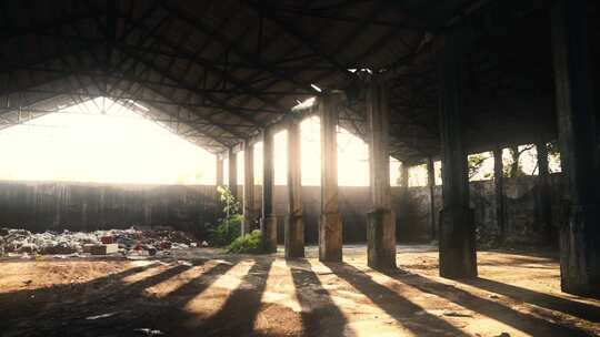废墟光工厂仓库建筑物废墟厂房窗户荒废遗弃