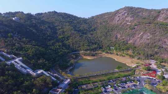 思明区园林植物园航拍山林环绕湖泊景区