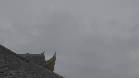 中国南方传统民居古建筑天空云的延时空镜