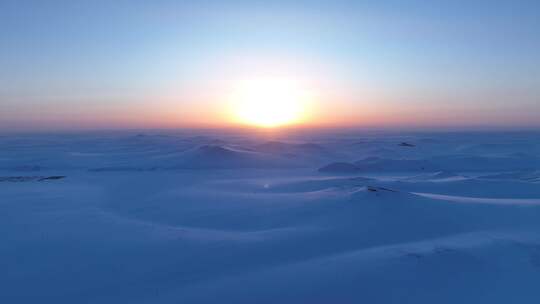 航拍寒冬内蒙古草原暮雪