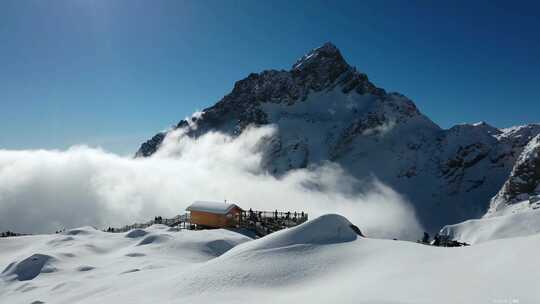 玉龙雪山山顶住着神仙吗