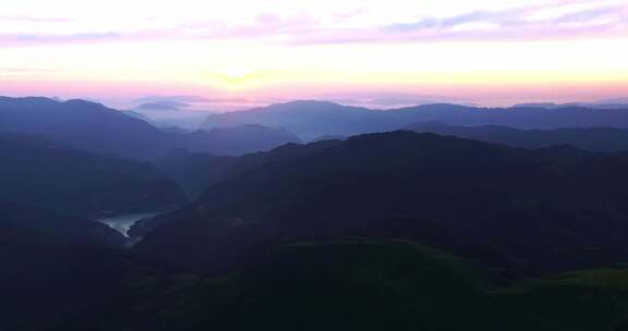 云南自然风光大山山上景观高山峡谷