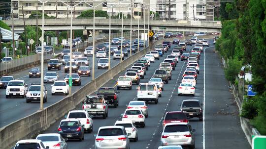 夏威夷檀香山高速公路上的交通