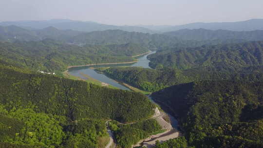 江西水坝航拍山川河流大地