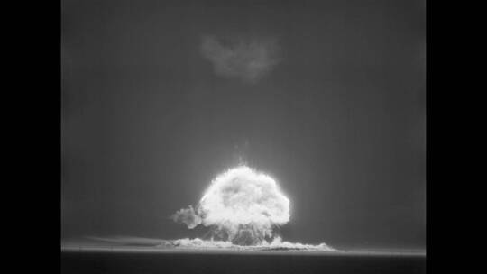 核弹爆炸的档案剪辑视频素材模板下载