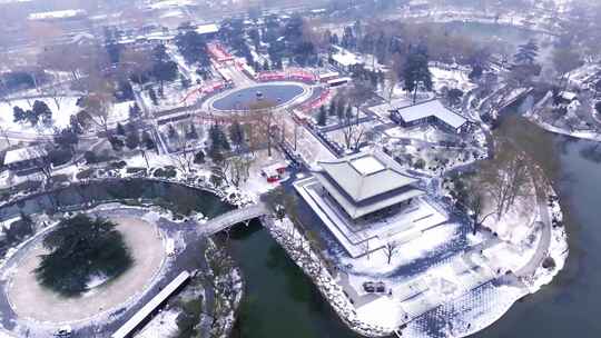 西安兴庆宫公园雪景