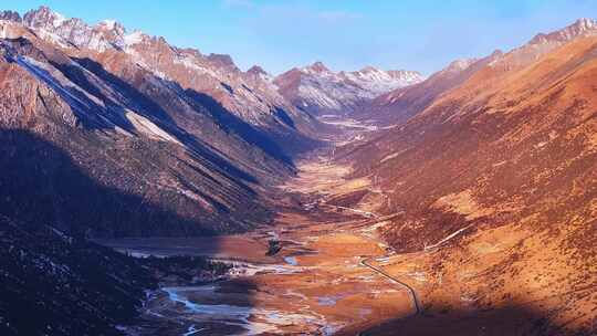 航拍高原雪山河流风光