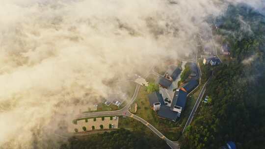 航拍高山日出云海