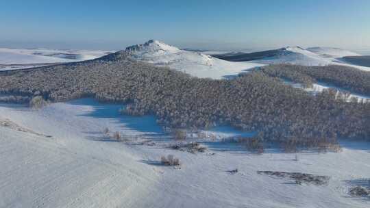 大兴安岭丘陵山地寒冬雪景