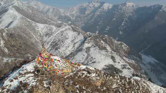 青海互助龙王山雪山树木经幡航拍视频 (19)