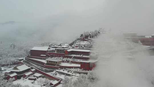 大雪过后的五台山