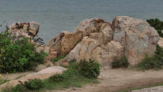 吕峡灯塔岛礁石
