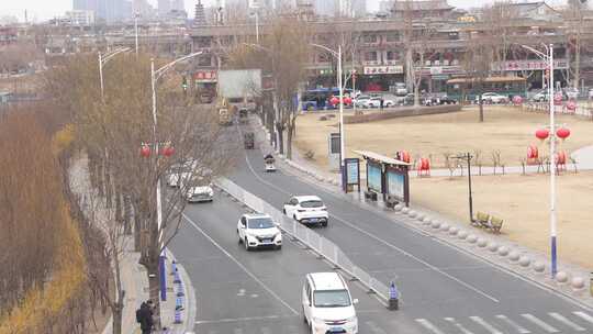 城市道路车辆行驶景象