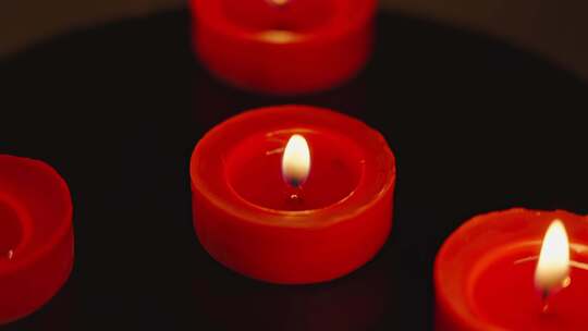 红蜡烛燃烧火焰烛光视频素材模板下载