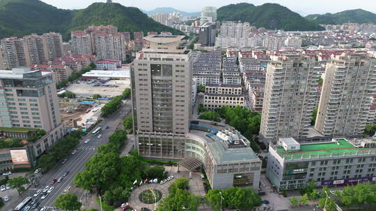 台州椒江香溢大酒店从右往左环绕航拍