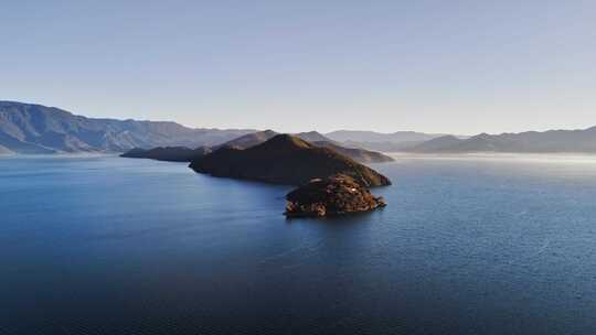 航拍泸沽湖小岛