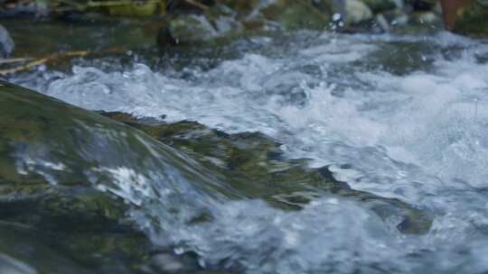 泉水水花流水