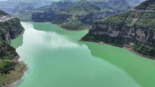 航拍美丽中国生态优美的森林峡谷、湖泊水库