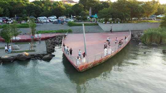 湖州太湖落日观景台航拍中景横移运镜