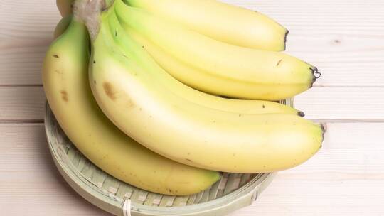 新鲜香蕉水果4k滑轨平移