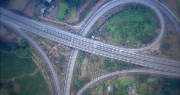 航拍视角下的立交桥公路交叉全景