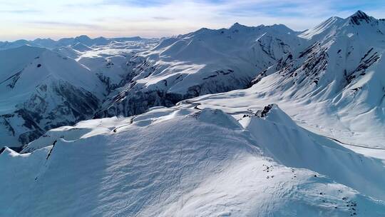 4K登峰登山高山雪山攀登冬季滑雪视频素材模板下载