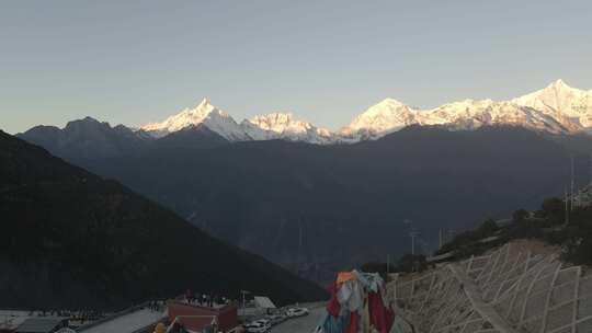 4K航拍云南德钦县梅里雪山日照金山