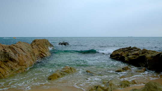 海边 沙滩 海浪  海岸 礁石 岩石