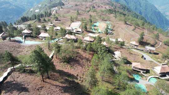 阿鲁腊卡山间度假营地俯瞰全景