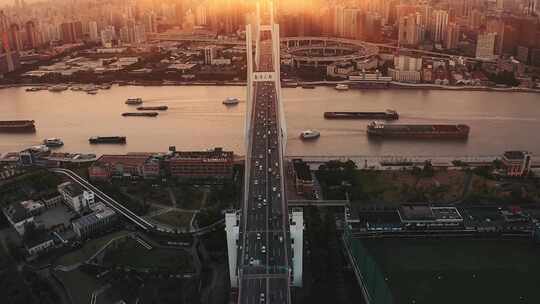 航拍日落时的南浦大桥和黄浦江两岸风光