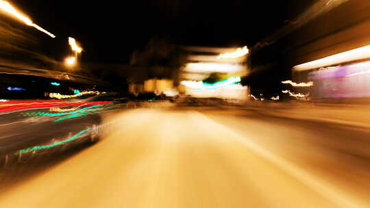 夜间高速行驶的延时摄影