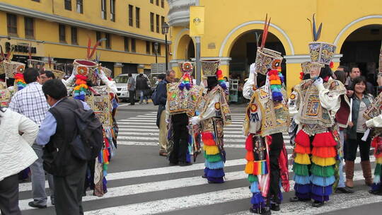利马秘鲁节日舞者