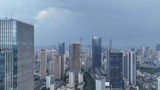 航拍湖北武汉城市暴雨来袭