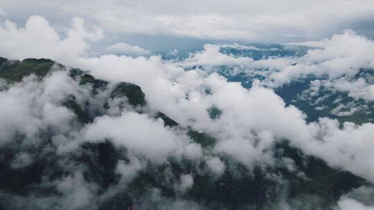 实拍穿越云海 穿过云层