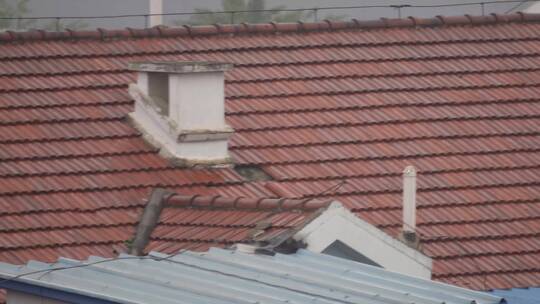 瓦片房顶屋顶顶层复式太阳能热水器
