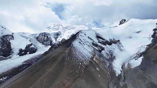 新疆雪山视频素材模板下载