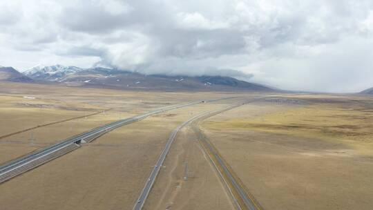 西藏拉萨高原雪山公路4k高清航拍素材