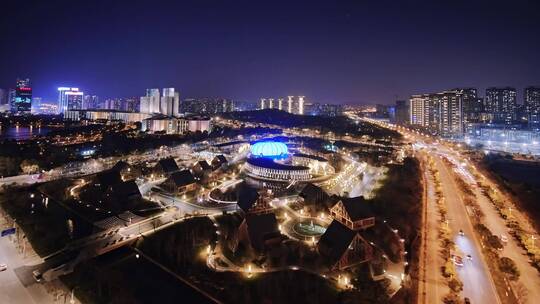 无锡尚贤湖基金PARK和道路晚上夜景航拍