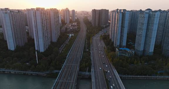 航拍成都城市风光日落交通车流