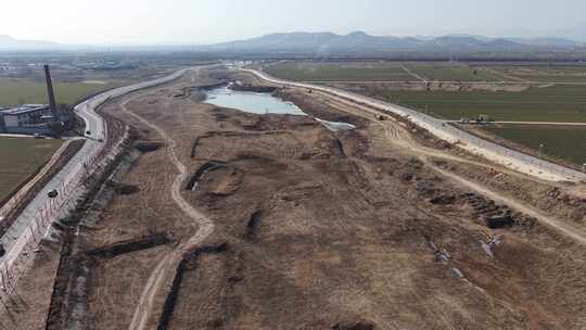 田野荒地及道路鸟瞰景象