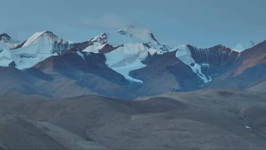 西藏日喀则珠峰村珠峰大本营日出高空航拍视频素材模板下载