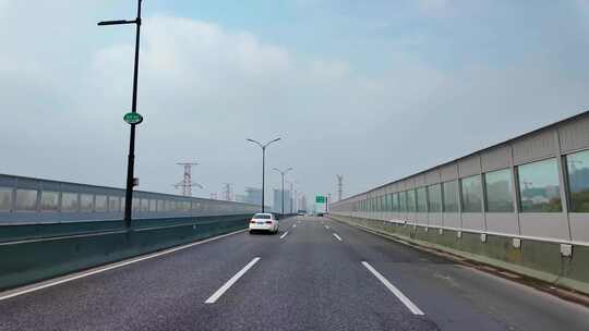 城市马路沿途风景开车第一视角道路公路素材