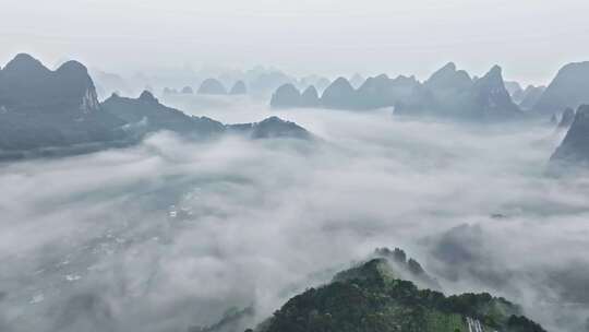 桂林山水云雾