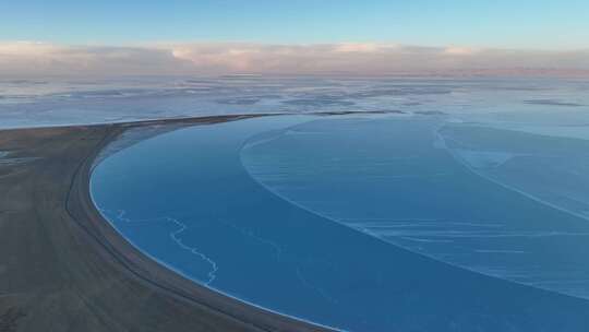 青海海南青海湖水面天空航拍视频