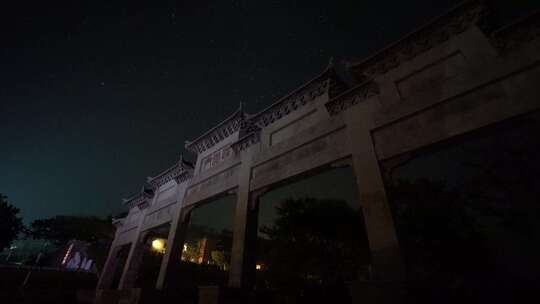 山东省荣成市成山头风景区东天门牌坊夜景