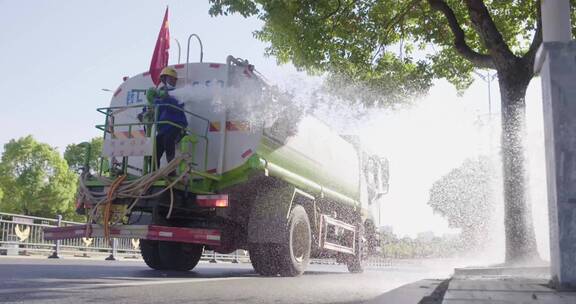 公路洒水车城市清洁工城市绿化环卫工人