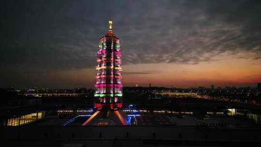 夜色中的城市地标建筑鸟瞰全景