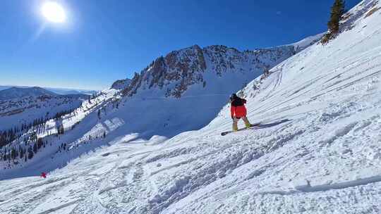 滑雪户外滑雪高山滑雪极限运动阳光蓝天白云