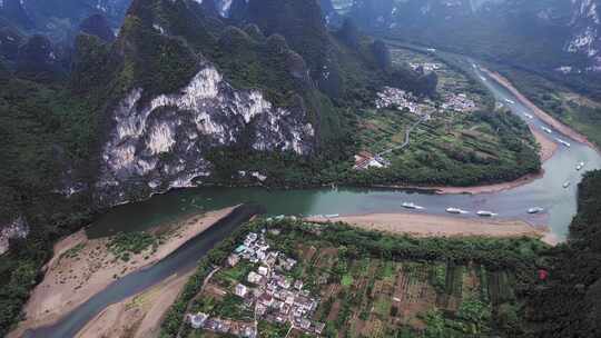 桂林山水烟雨漓江兴坪古镇航拍风光4K